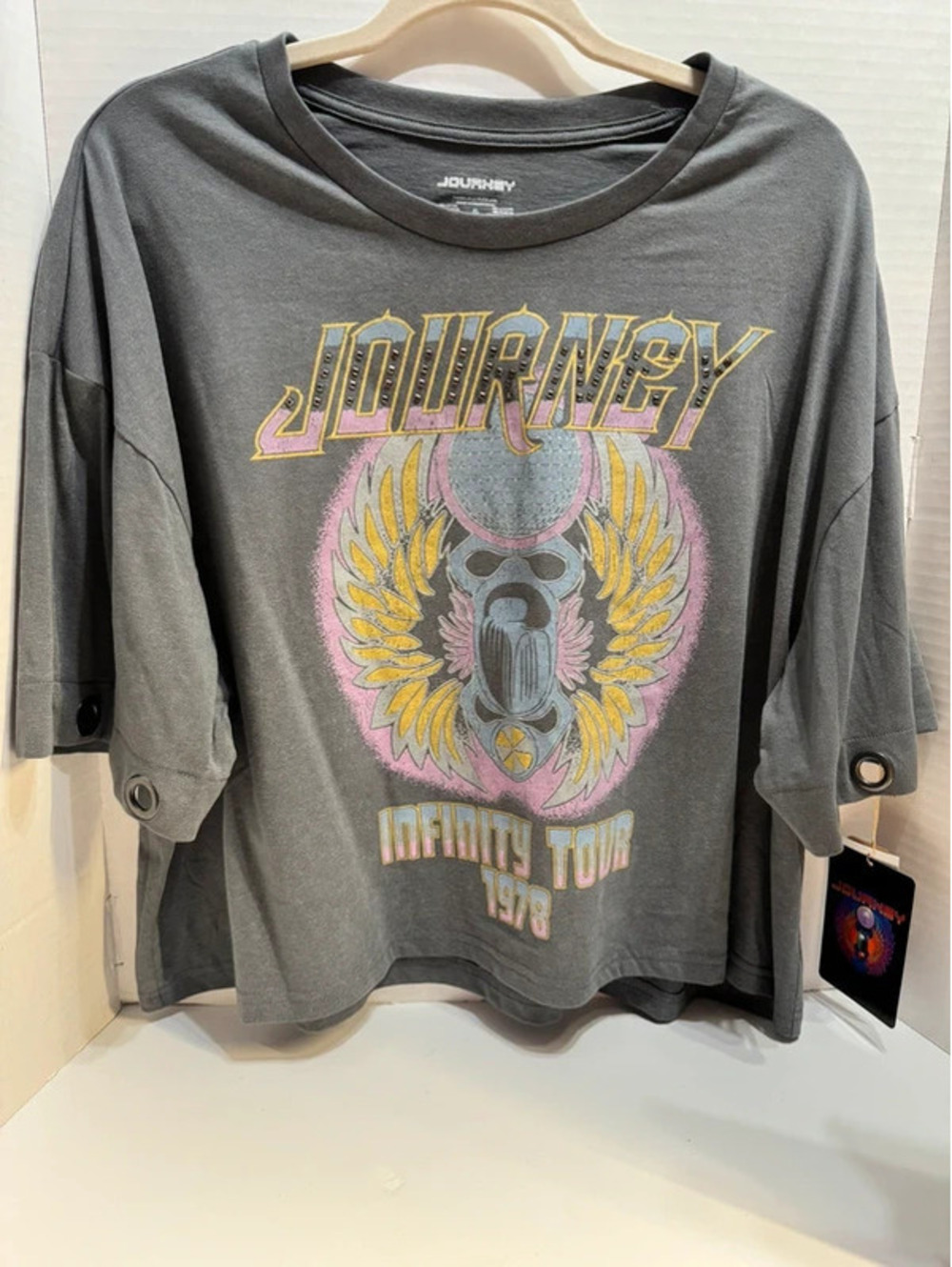 Journey Women’s XL Concert T-shirt w/ Grommet Sleeves & Studded Letters NWT